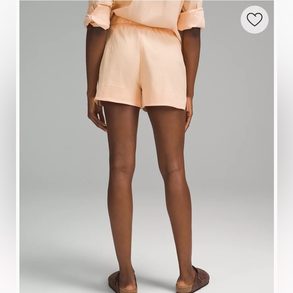 Lululemon Cinchable Waist High-Rise Woven Short 3.5" - Picture 5 of 6